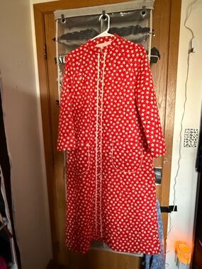 Red Star Print Vintage House Coat